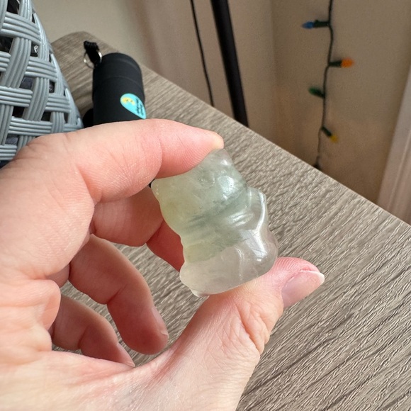 Fluoride Lucky Cat Figurine Crystal - Picture 2 of 6